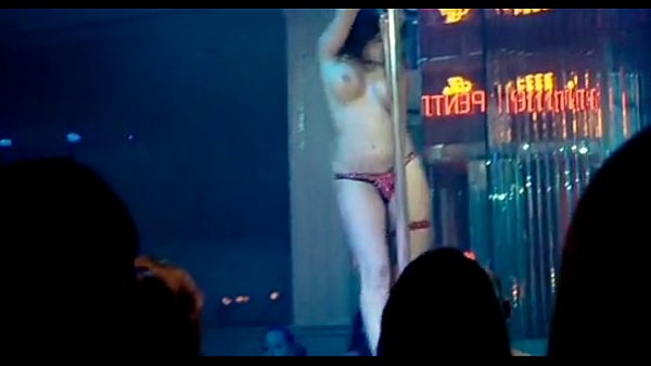 Strip club me nude ho ke dance karti hui sunny leone ka video